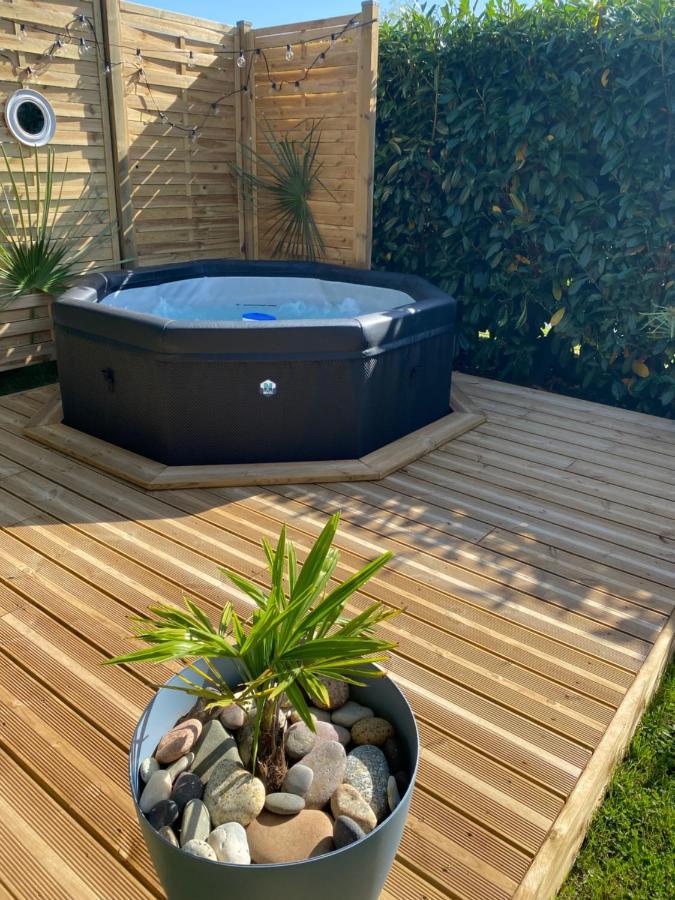 Tiny Et Jacuzzi Charente Maritime Vila Plassay Exterior foto